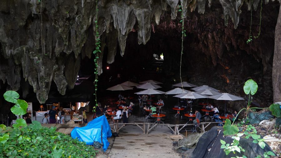 CAVE CAFE（ケイブカフェ）洞窟の中にあるカフェ