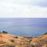 沖縄 小浜の川神（こはまのかわかみ）青い深い色の海
