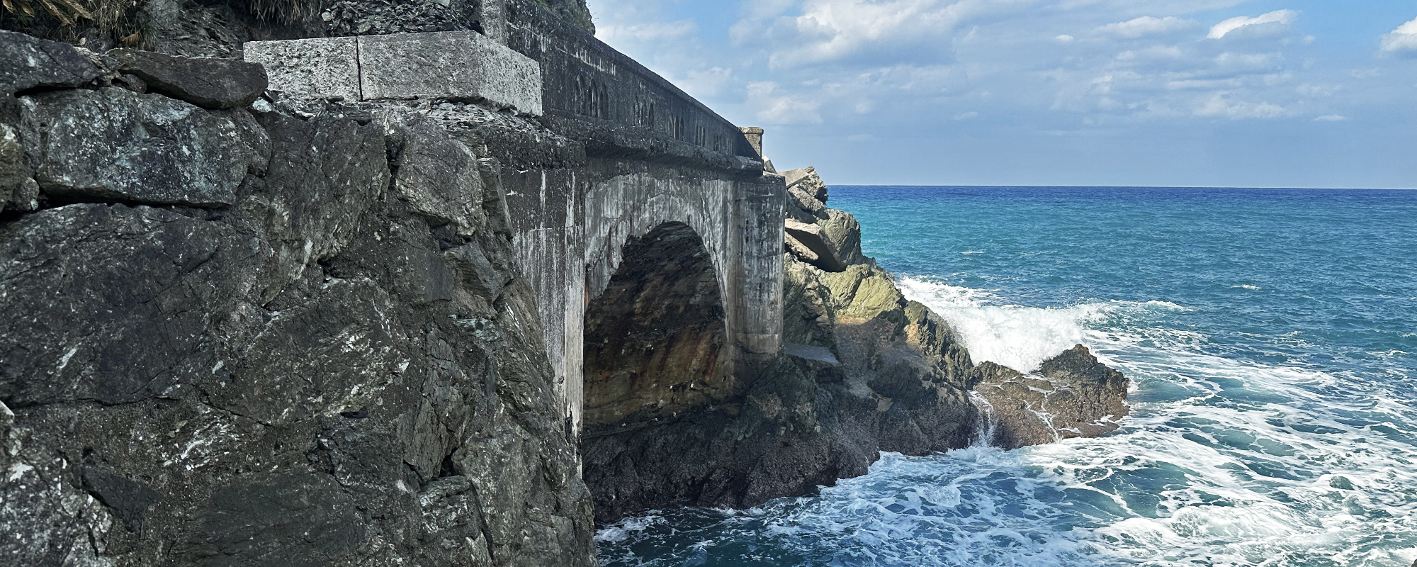 崩壊寸前 与那大橋（よなおおはし）