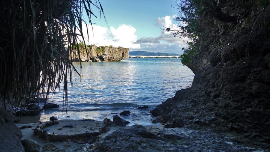 ミキタチノ洞窟 古宇利島 風景