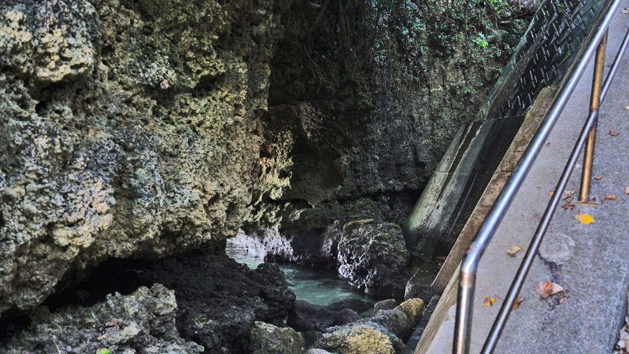 ミキタチノ洞窟 古宇利島