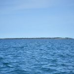 こまか島(コマカ島)船から久高島が見える